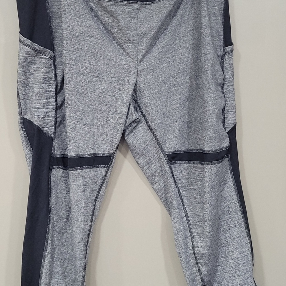 Torrid leggings with side pockets. Size 4 (26)